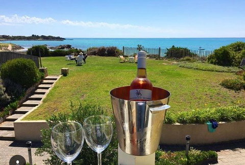 Caledonian Inn - Accommodation Mooloolaba 9
