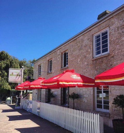 Caledonian Inn - Accommodation Mooloolaba 11