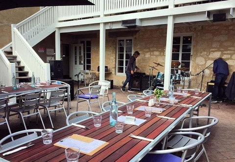Caledonian Inn - Accommodation Mooloolaba 13