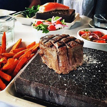 Black Angus Bar & Grill Restaurant - Accommodation Mooloolaba 0