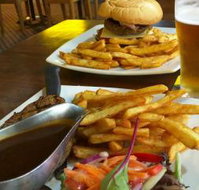 New Royal Hotel - Accommodation Mooloolaba