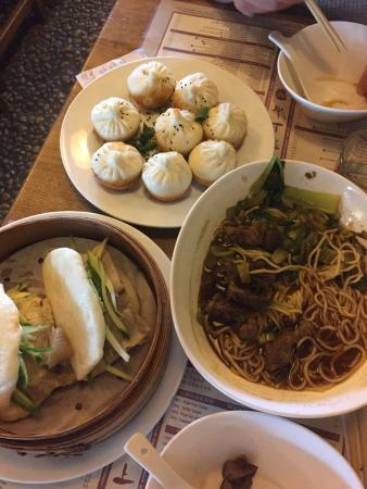 New Shanghai Chinese Restaurant - Accommodation Mooloolaba 7