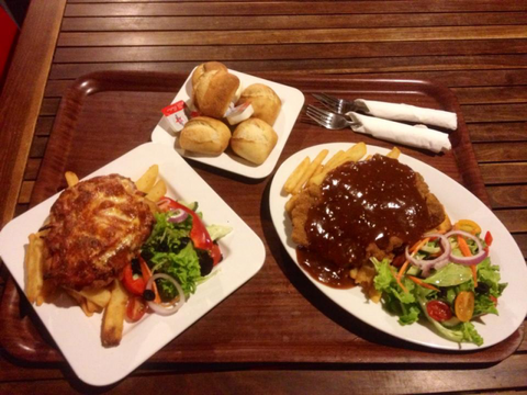 The Caves Country Pub - Accommodation Mooloolaba 1