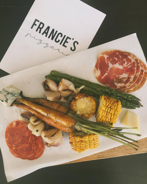 Francie’s Pizzeria - Accommodation Mooloolaba 3