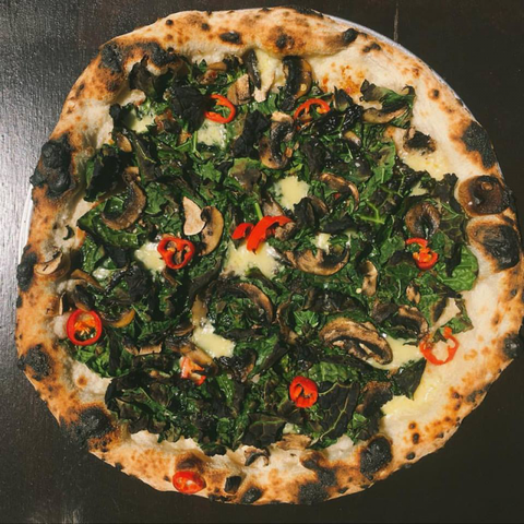 Francie’s Pizzeria - Accommodation Mooloolaba 4