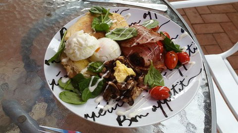 Along Came Henry - Accommodation Mooloolaba 0