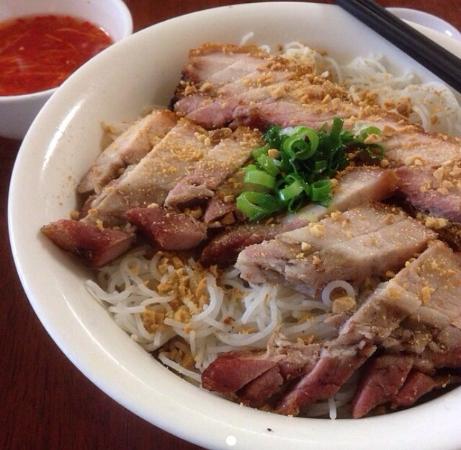 Yen Linh - Accommodation Mooloolaba 0