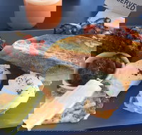 Juniper and pine - Accommodation Mooloolaba