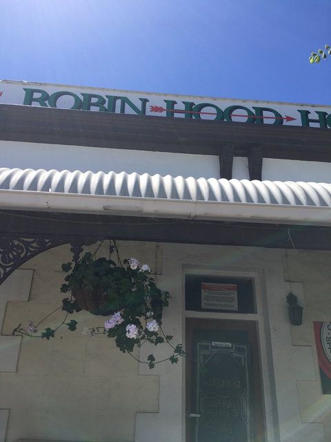 Robin Hood Hotel - Accommodation Mooloolaba 3