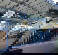 Frocals - Accommodation Mooloolaba