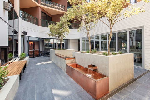 Amora Hotel Riverwalk Melbourne - Accommodation Mooloolaba 2