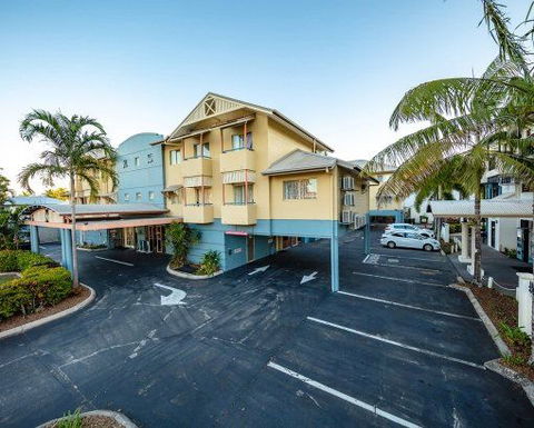 Cairns Queenscourt - Accommodation Mooloolaba 0