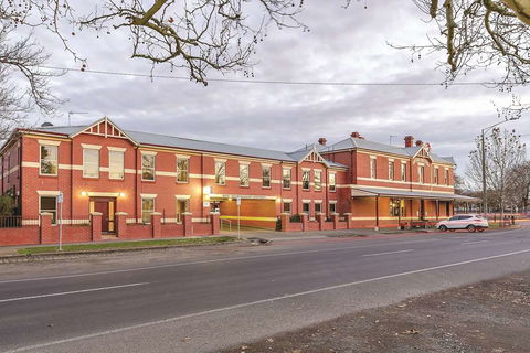 Lake Inn Ballarat - Accommodation Mooloolaba 1