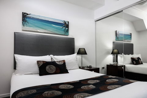Central Holborn Apartments - Accommodation Mooloolaba 1