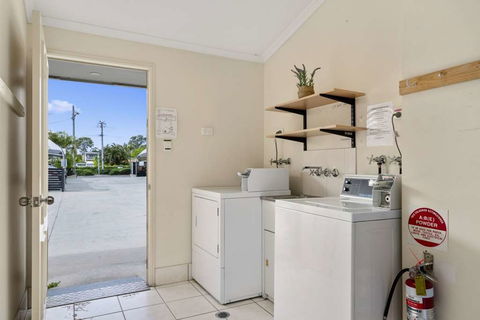 Caboolture Central Motor Inn, SureStay Collection - Accommodation Mooloolaba 17