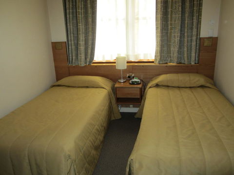 University House - ANU - Accommodation Mooloolaba 40