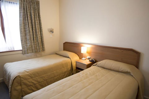 University House - ANU - Accommodation Mooloolaba 1