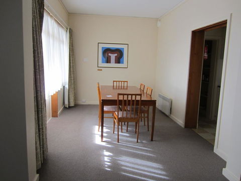 University House - ANU - Accommodation Mooloolaba 37