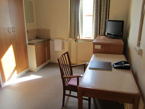University House - ANU - Accommodation Mooloolaba 44