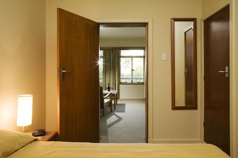 University House - ANU - Accommodation Mooloolaba 19