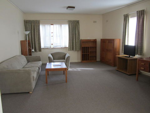 University House - ANU - Accommodation Mooloolaba 39