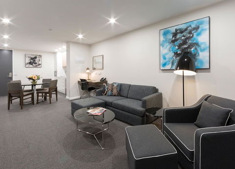 Avenue Hotel Canberra - Accommodation Mooloolaba 2