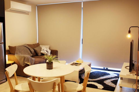 Stylish, Modern, Cute As A Button - Braddon CBD - Accommodation Mooloolaba 10