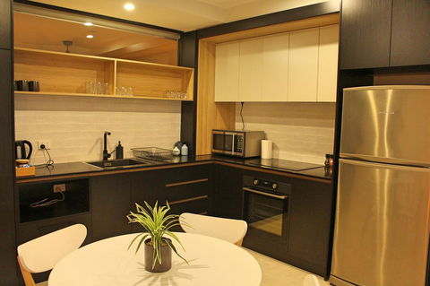 Stylish, Modern, Cute As A Button - Braddon CBD - Accommodation Mooloolaba 0