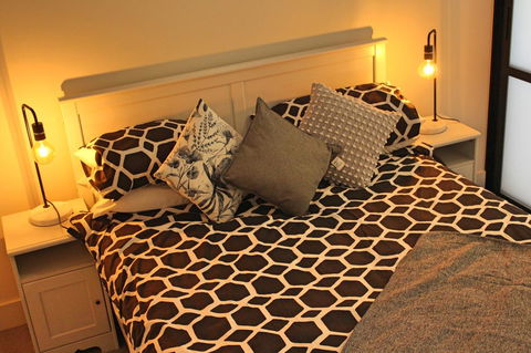 Stylish, Modern, Cute As A Button - Braddon CBD - Accommodation Mooloolaba 12