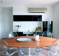 Staying Places - The Avenue - Accommodation Mooloolaba