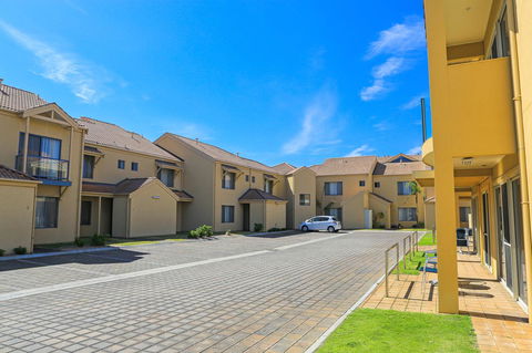 Marina Hotel - Accommodation Mooloolaba 34