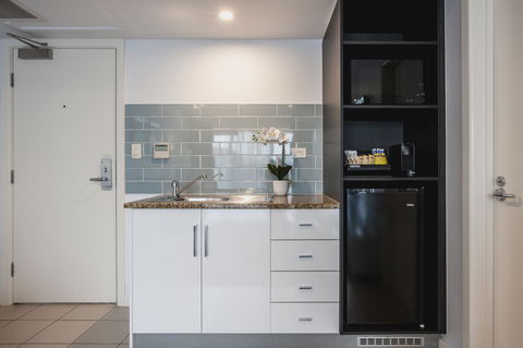 Marina Hotel - Accommodation Mooloolaba 17