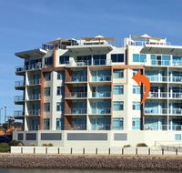 Wallaroo Marina Waterfront Luxe Apartment - Accommodation Mooloolaba