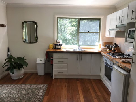 Ghost Hill Road Retreat - Accommodation Mooloolaba 7