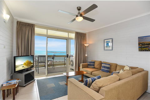 The Dolphins Beachfront Apartments - Accommodation Mooloolaba 13