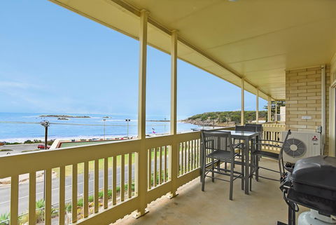 The Dolphins Beachfront Apartments - Accommodation Mooloolaba 10