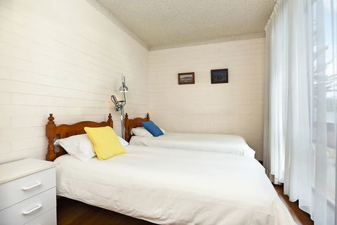 The Dolphins Beachfront Apartments - Accommodation Mooloolaba 8