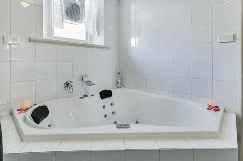 \'THE CHURCH\' Guest Home, Gawler Barossa Region - Accommodation Mooloolaba 6