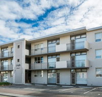 Glenelg Holiday Apartments - Corfu - Accommodation Mooloolaba