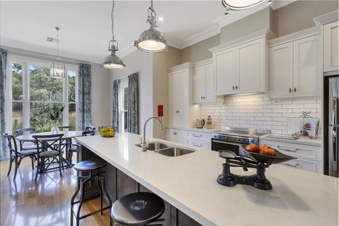 Grandview Accommodation - The Elm Tree Apartments - Accommodation Mooloolaba 15