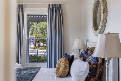 Grandview Accommodation - The Elm Tree Apartments - Accommodation Mooloolaba 11