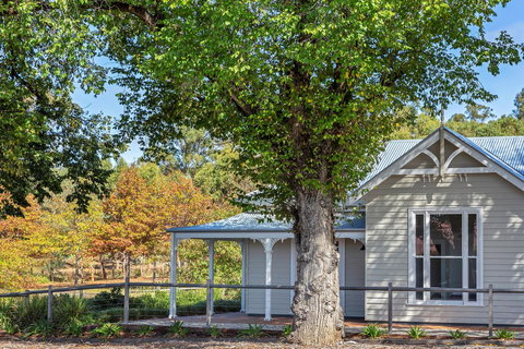 Grandview Accommodation - The Elm Tree Apartments - Accommodation Mooloolaba 1