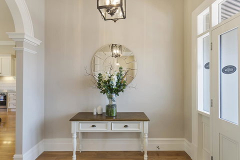 Grandview Accommodation - The Elm Tree Apartments - Accommodation Mooloolaba 23