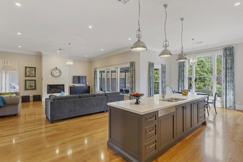 Grandview Accommodation - The Elm Tree Apartments - Accommodation Mooloolaba 17