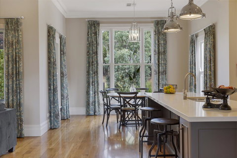 Grandview Accommodation - The Elm Tree Apartments - Accommodation Mooloolaba 3