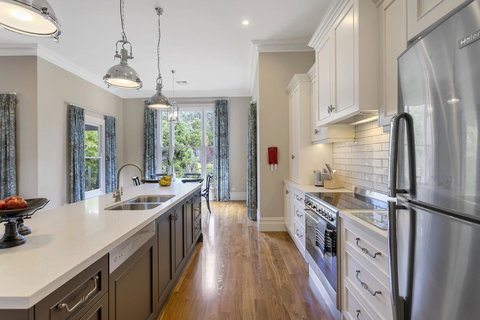 Grandview Accommodation - The Elm Tree Apartments - Accommodation Mooloolaba 14