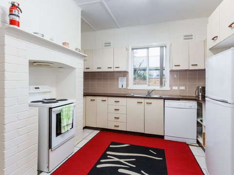Wyvern - Accommodation Mooloolaba 2