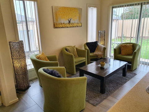 Explore Adelaide, Gawler, The Barossa And Clare Valleys All-in-one - Accommodation Mooloolaba 1