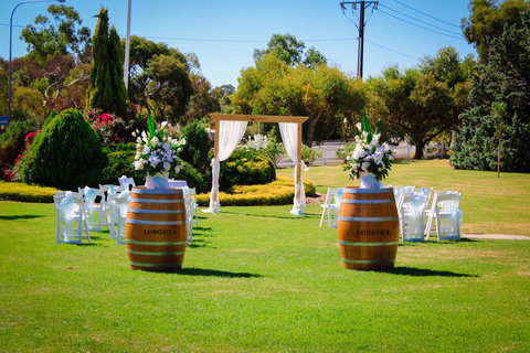 Mick O\'Sheas - Accommodation Mooloolaba 12