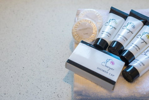 Mick O\'Sheas - Accommodation Mooloolaba 21